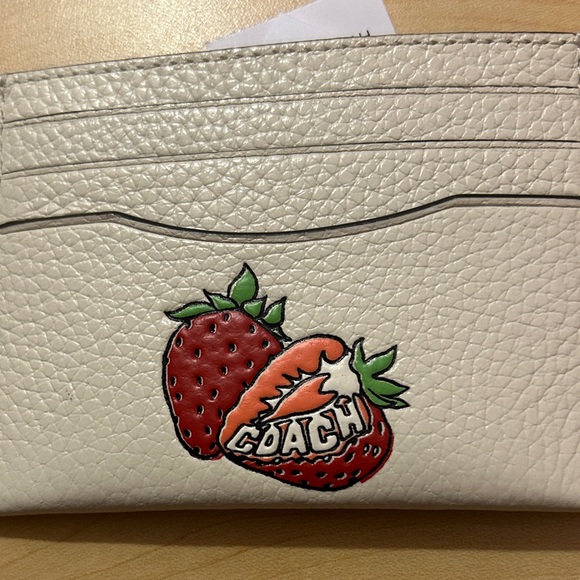 Coach Cream Card Holder with Strawberry Motif. NWT Retail $98 - Picture 1 of 5